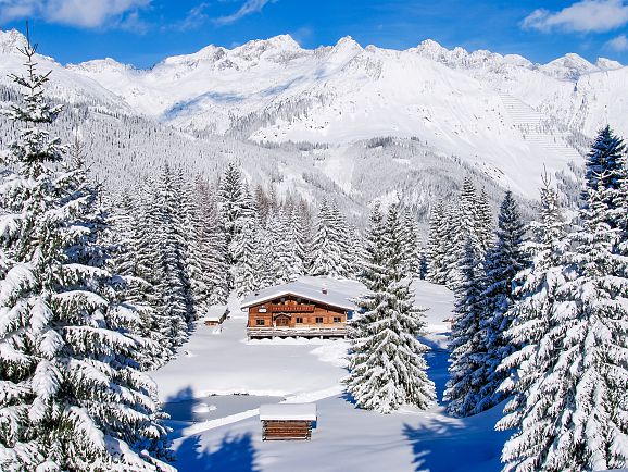 Winter in the Lech Valley - winter magic huts Wase and mountains
